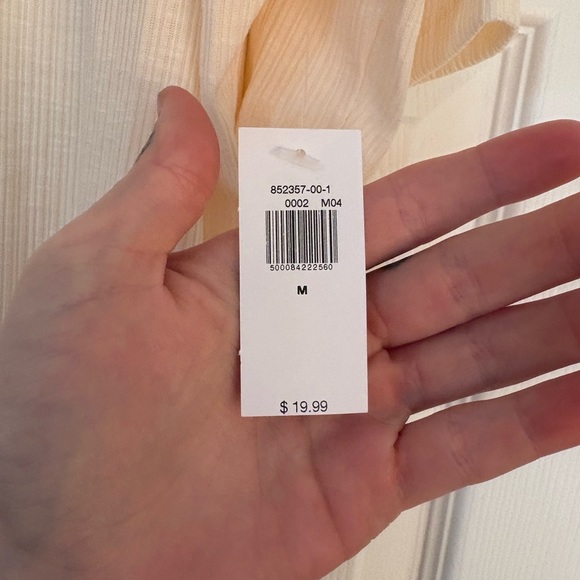 NWT Old Navy Women's Cream Short Sleeve Top - Picture 5 of 5